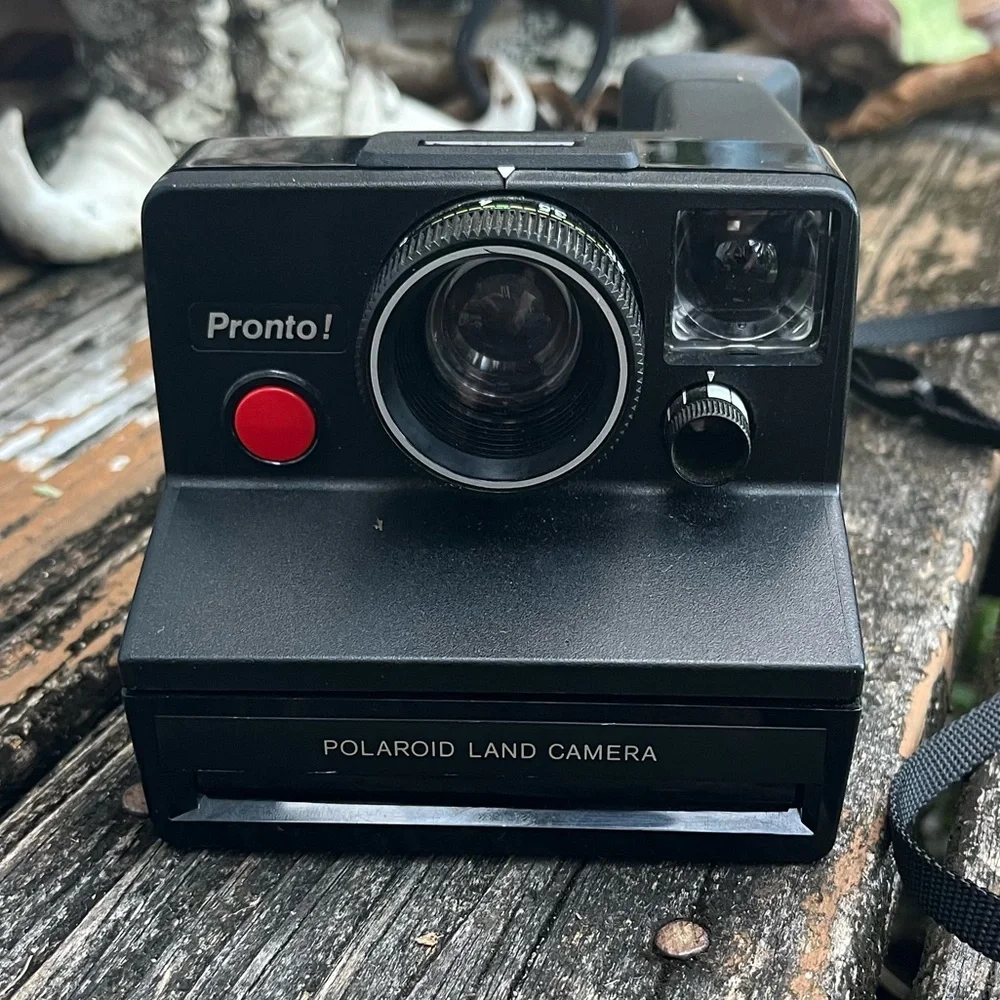 Classic Polaroid Pronto! Instant Land Camera WORKS Vintage 70s Black Strap